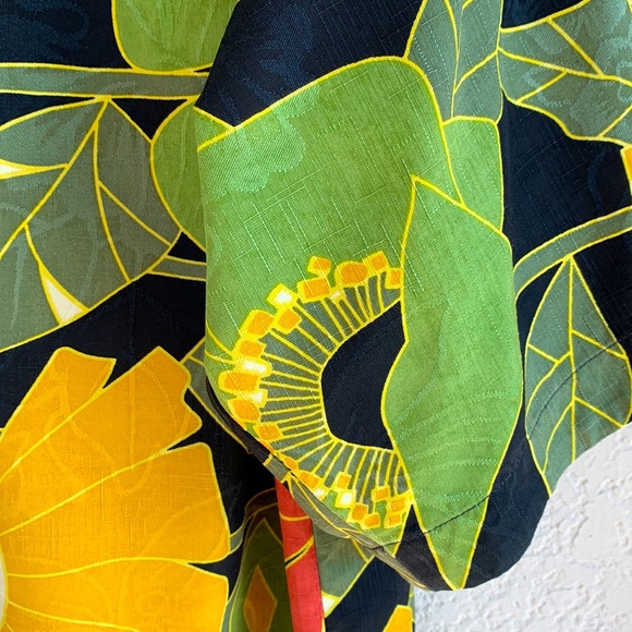 🎉HOST PICK 🎉 Tommy Bahama 100% Silk Aloha Shirt - Large - Picture 10 of 12